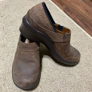 Ariat clogs